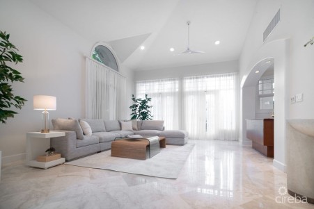 BRITANNIA KINGS COURT TOTALLY RENOVATED RARE JEWEL TOWNHOME