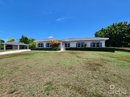 SAVANNAH FAMILY HOME ON 1.8 ACRES SAVANNAH FAMILY HOME ON 1.8 ACRES