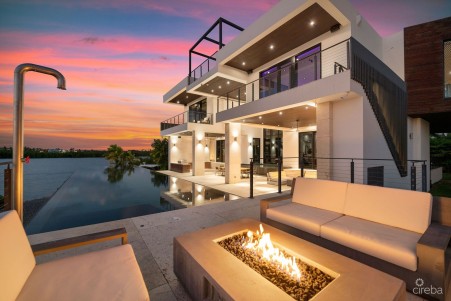 72 LALIQUE PENINSULA QUAY - SERENITY HOUSE IN CRYSTAL HARBOUR