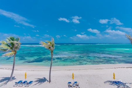 CASTAWAY COVE – 2 BED BEACHFRONT PENTHOUSE CONDO CASTAWAY COVE – 2 BED BEACHFRONT PENTHOUSE CONDO