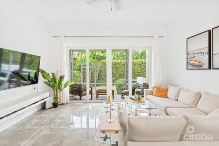 ELEVEN PARC TOWNHOME – PRIME LOCATION IN SEVEN MILE BEACH CORRIDOR