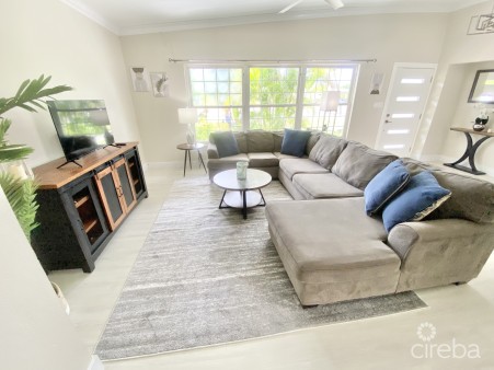 STUNNINGLY RENOVATED 3 BED +DEN HOME IN GEORGE TOWN