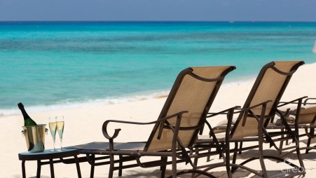 THE PALMS 14, SEVEN MILE BEACH PENTHOUSE