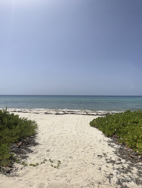 SECRET BEACH