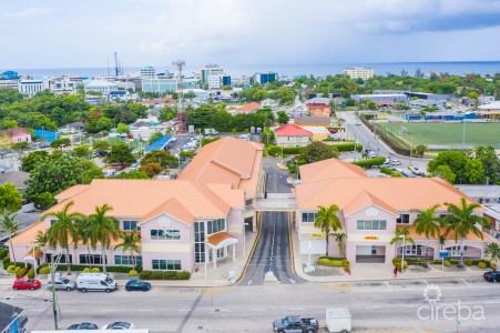 CROWN SQUARE | 16 UNIT COMMERCIAL INVESTMENT OPPORTUNITY