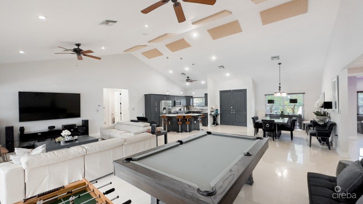 BIMINI DRIVE CANAL FRONT FAMILY HOME, GRAND HARBOUR
