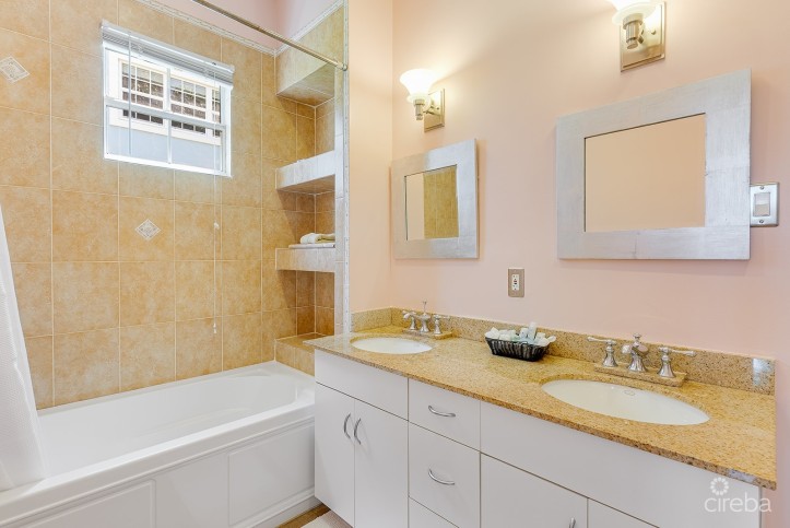 RARE OPPORTUNITY - DETACHED FAMILY HOME IN BRITANNIA REGENTS COURT