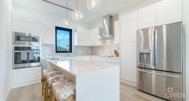 PARAISO RESIDENCES #9- PRE-CONSTRUCTION