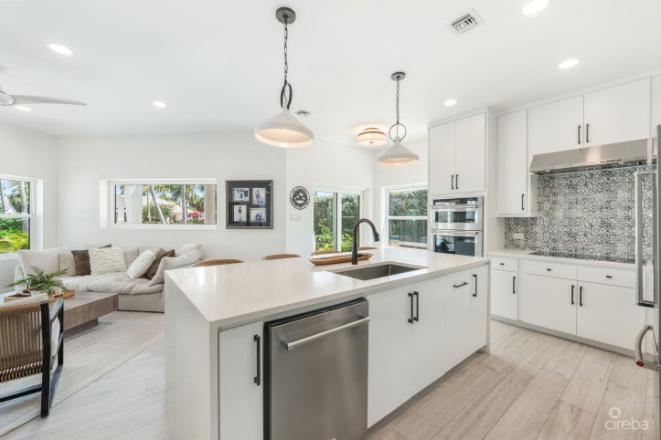 LATITUDE - CANAL FRONT LIVING IN GOVERNOR’S HARBOUR