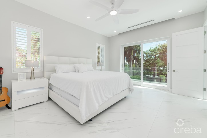 BRITANNIA ESTATES FAMILY HOME SEVEN MILE BEACH CORRIDOR