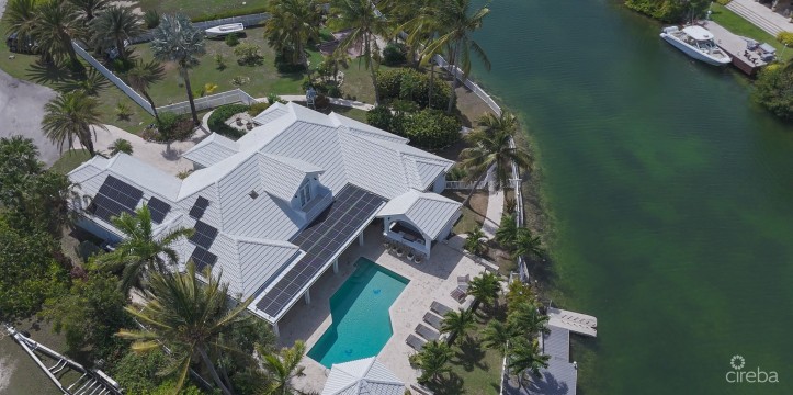 THE SHORES FAMILY HOME