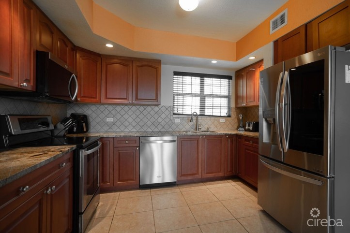 OCEAN CLUB - OCEAN FRONT CONDO WITH EXTRAORDINARY VIEWS