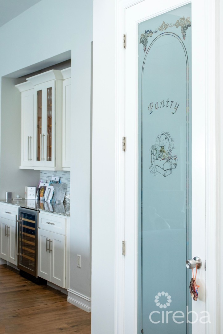 CRYSTAL HARBOUR LUXURY 5BR/5.5BA CANAL FRONT HOME