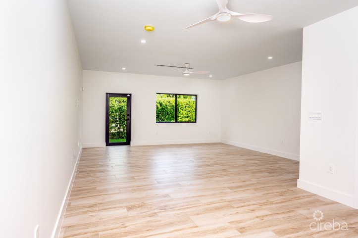 LAVANIA COURT - GATED - LARGE 2 BED 2.5 BATH TOWNHOMES