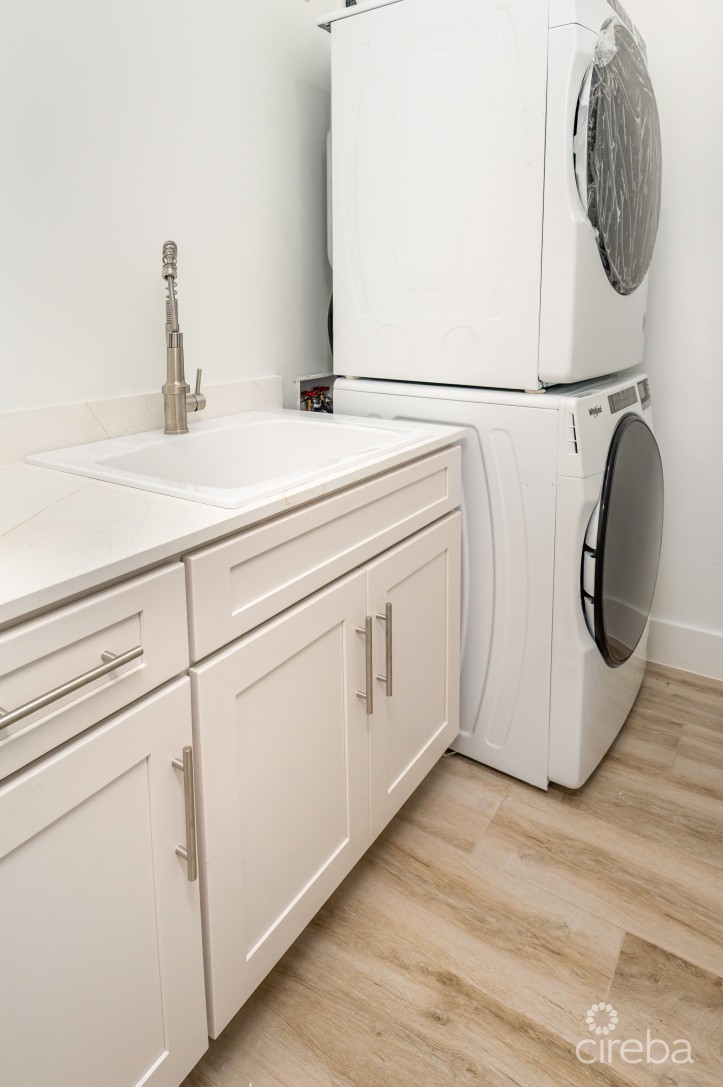 LAVANIA COURT - GATED - LARGE 2 BED 2.5 BATH TOWNHOMES