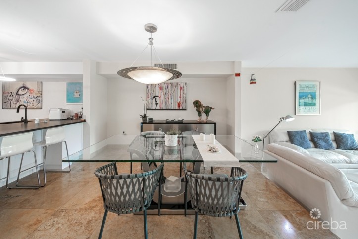 LAGUNA DEL MAR ON 7 MILE BEACH