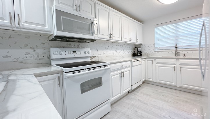 SOUTHAMPTON GARDENS 2 BED, 2.5 BATH TOWNHOUSE