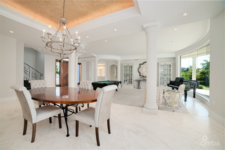 THE BLUE HOUSE - WATERFRONT HOME SOUTH SOUND ROAD