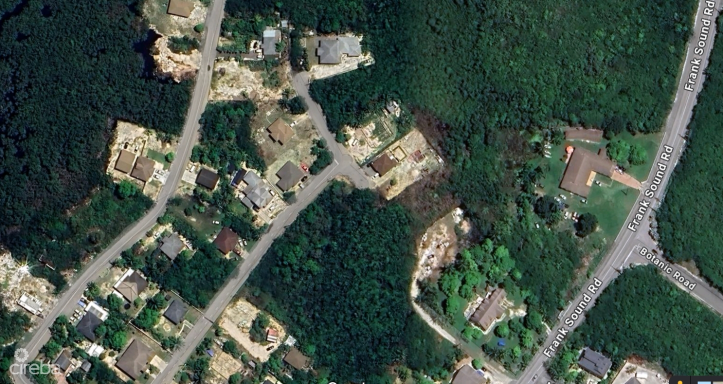 PRIME CORNER LOT IN TRANQUIL FRANK SOUND – 0.40 ACRES