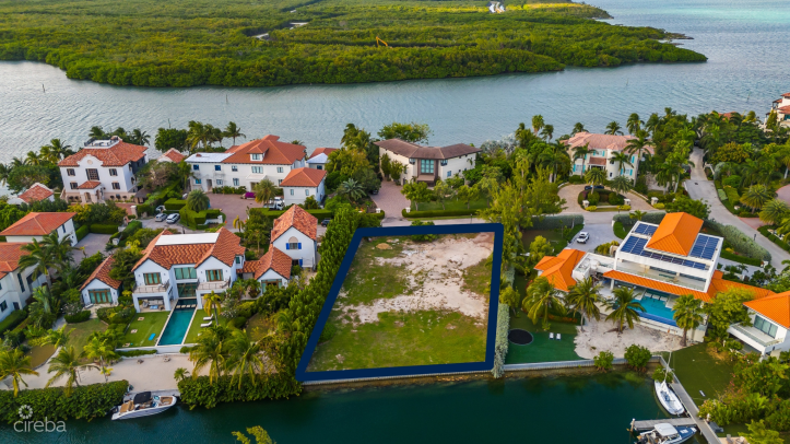 VISTA DEL MAR- EXECUTIVE  ESTATE CANAL LOT