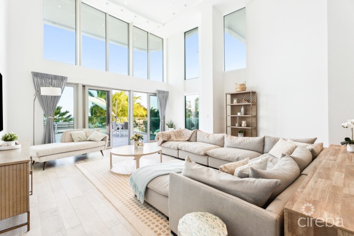 TIDES 4-BED BEACHFRONT CONDO WITH OVERSIZED TERRACE