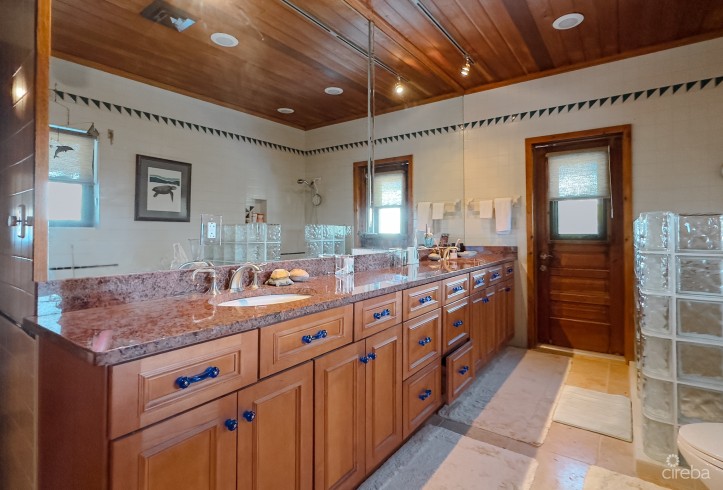 LITTLE CAYMAN BEACHFRONT HOME 'ROCK BOTTOM'