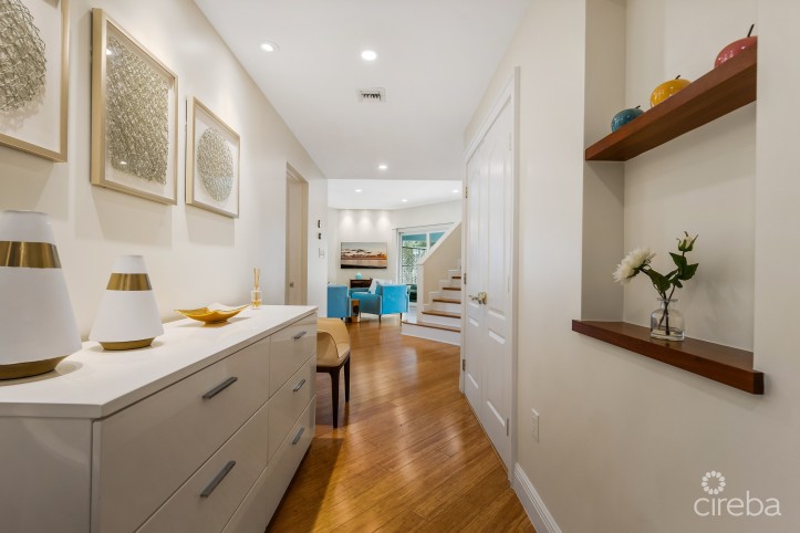 BRITANNIA REGENTS COURT , 4 BED PLUS DEN