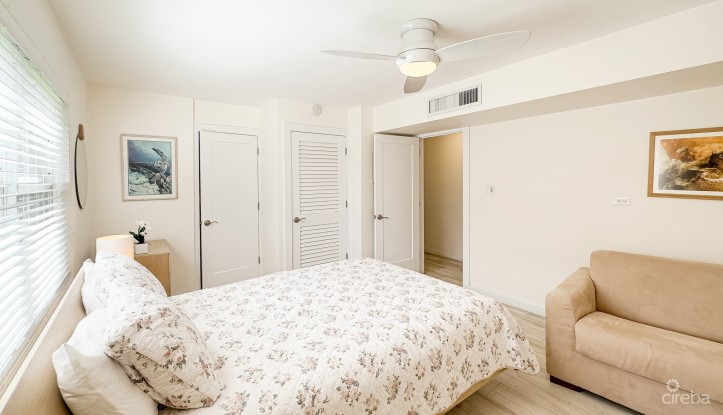 AQUA BAY CLUB | END UNIT 2 BED , SEVEN MILE BEACH