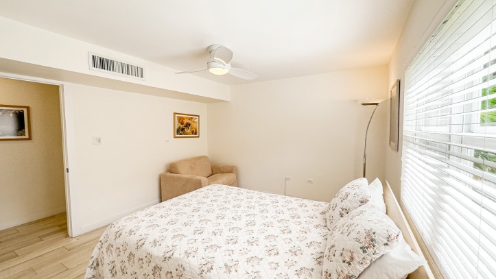 AQUA BAY CLUB | END UNIT 2 BED , SEVEN MILE BEACH