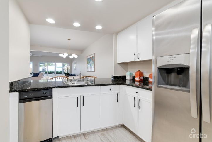 SEVEN MILE BEACHFRONT  CONDO, CAYMAN CLUB