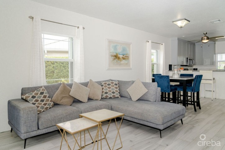 REDUCED - LAKEFRONT 3BEDS HOME ON PRIVATE LAND