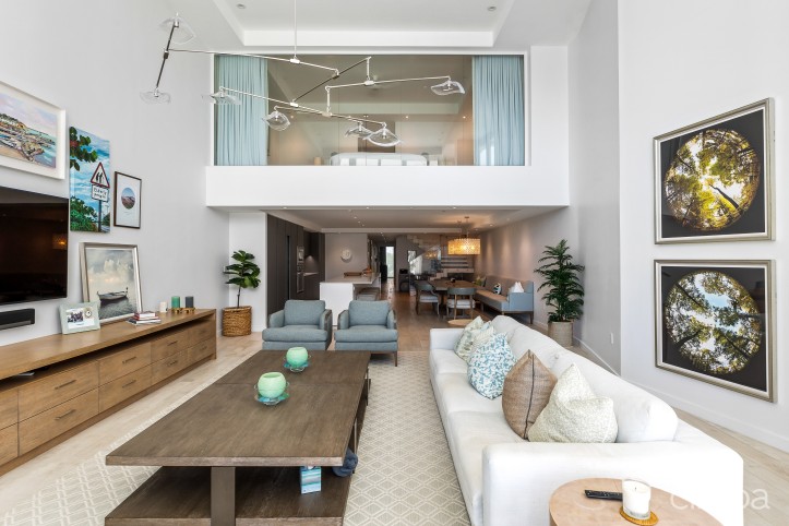 TIDES -  BEACHFRONT, LUXURY 4 BEDROOM CONDO WITH TERRACE