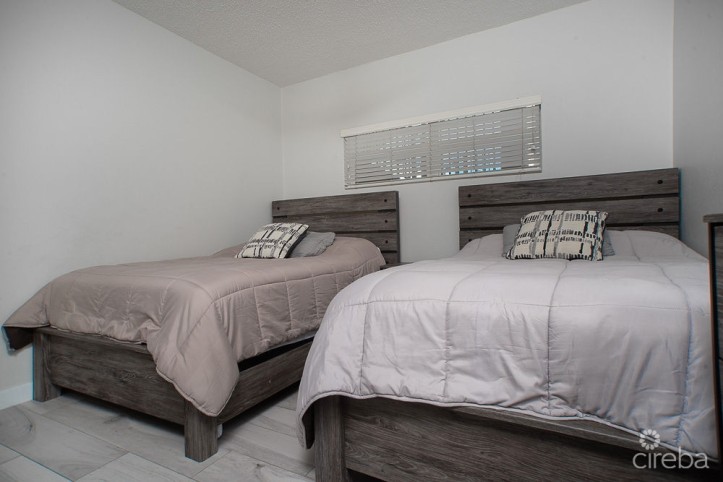 2 BED CONDO SEVEN MILE BEACH  PLANTATION VILLAGE