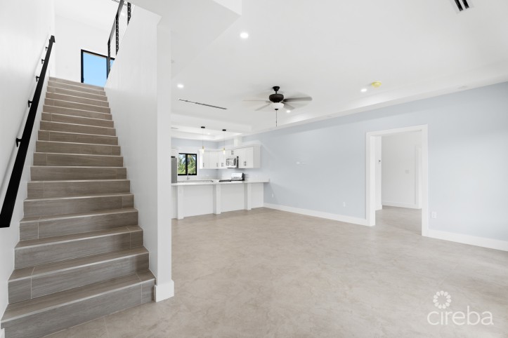 #2 BRAND NEW 3 BED 3.5 BATH DUPLEX -  LOOKOUT GARDENS