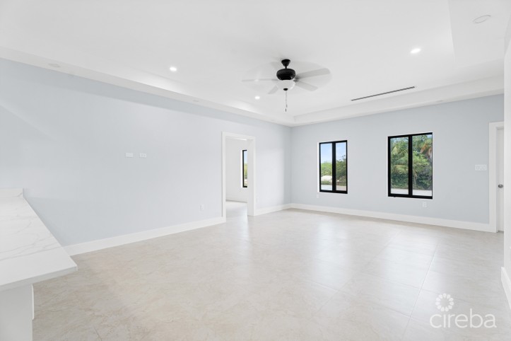 #2 BRAND NEW 3 BED 3.5 BATH DUPLEX -  LOOKOUT GARDENS