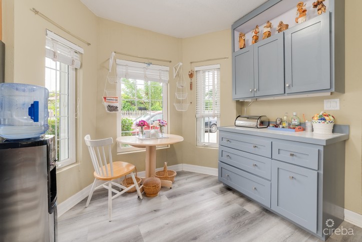 WEST BAY SINGLE FAMILY HOME ON 0.3 ACRE LOT