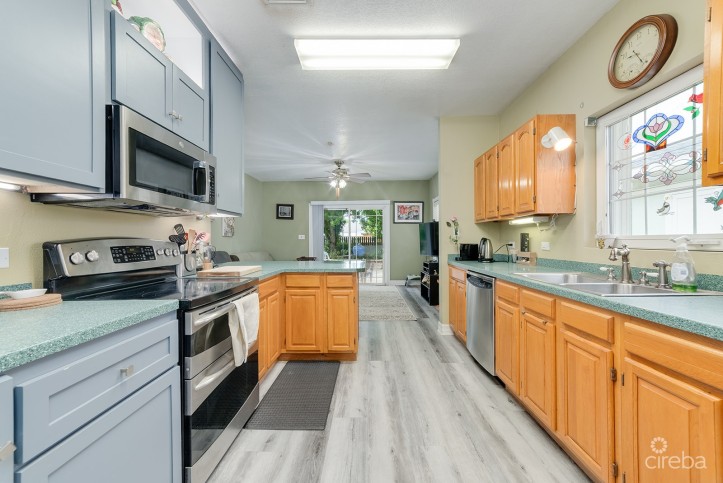 WEST BAY SINGLE FAMILY HOME ON 0.3 ACRE LOT