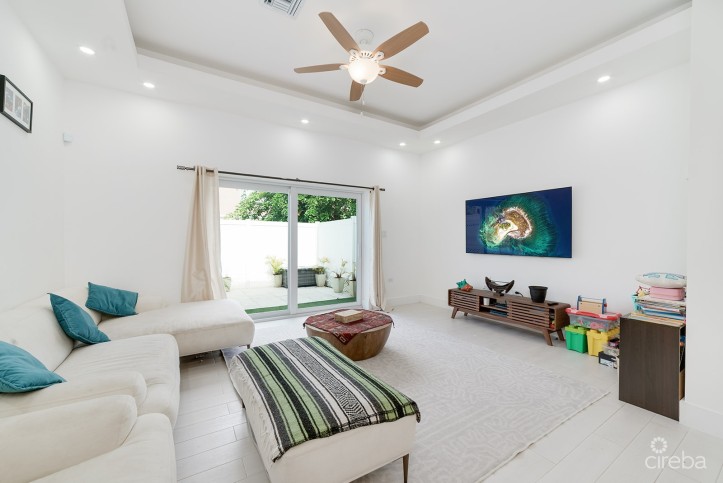 MOTIVATED SELLER MANTRAS 2 BEDROOM TOWNHOME SOUTH SOUND