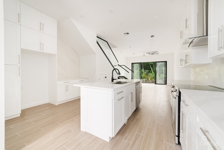 PRIVE FULLY UPGRADED 2B/2.5B UNIT - CASH BACK AT CLOSING!