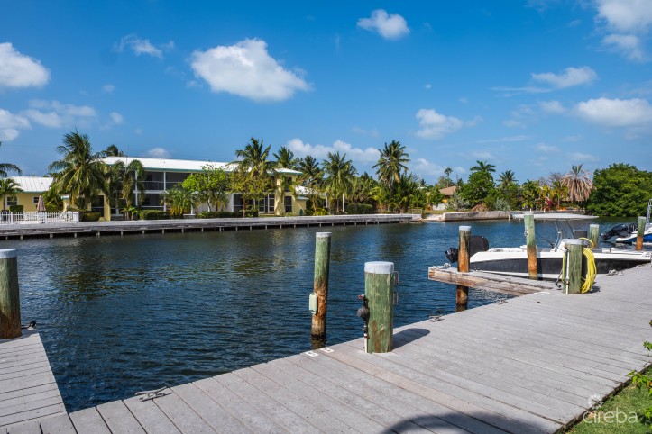 BRITANNIA KINGS COURT WITH TWO DOCK OPTIONS AVAILABLE