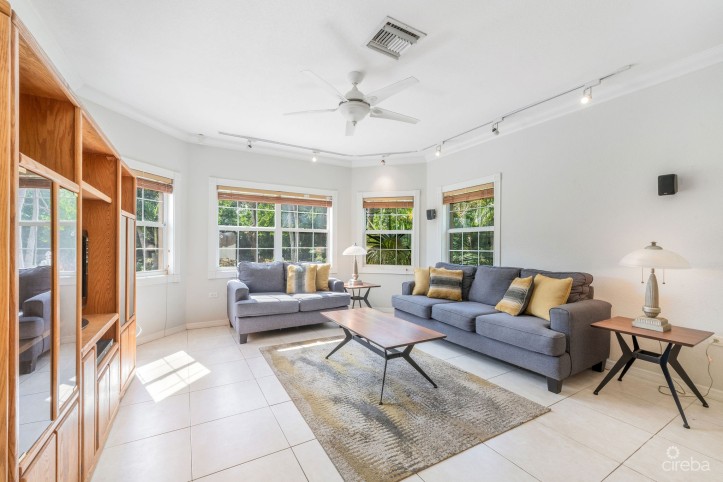 75 MIDSUMMER DRIVE SINGLE FAMILY HOME