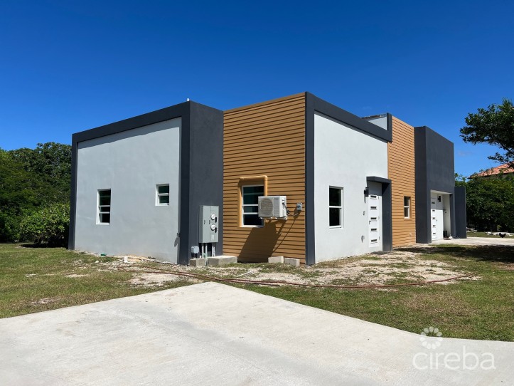 HALF DUPLEX - 2 BED/2 BATH