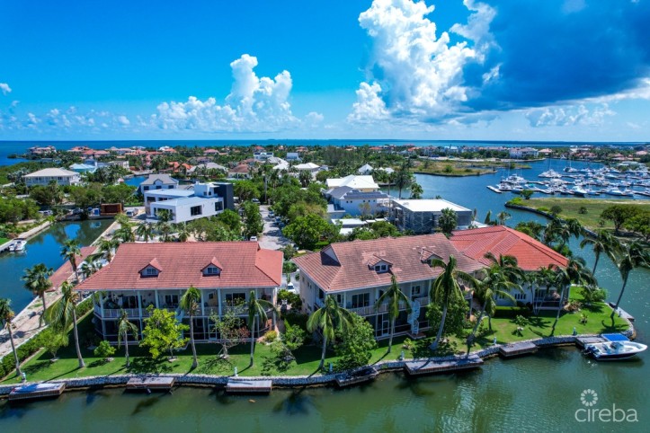 YACHT CLUB VILLAS W DOCK