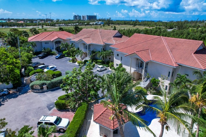 YACHT CLUB VILLAS W DOCK