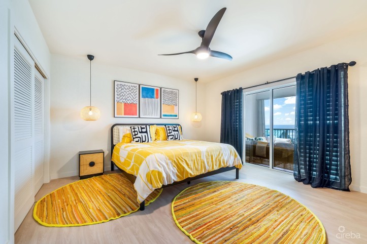 SUPERB VALUE AND VIEWS ON SPOTTS BEACH - 15 CORAL BAY VILLAGE