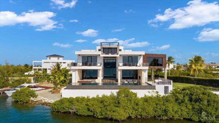 72 LALIQUE PENINSULA QUAY - SERENITY HOUSE IN CRYSTAL HARBOUR