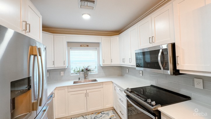 SOUTH SOUND 4 BED HOME -SUNRISE