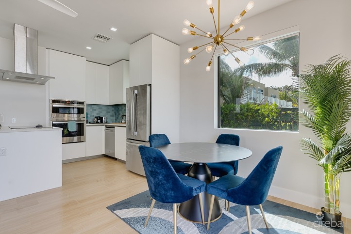 SILVER REEF RESIDENCES UNIT 1