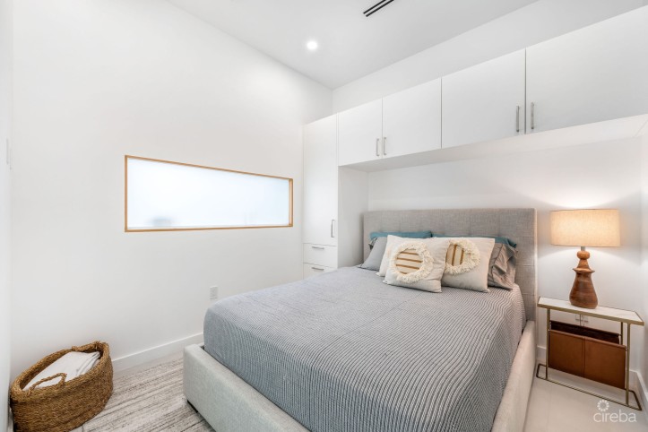 HARBOUR WALK RESIDENCES | CHIC 1-BED