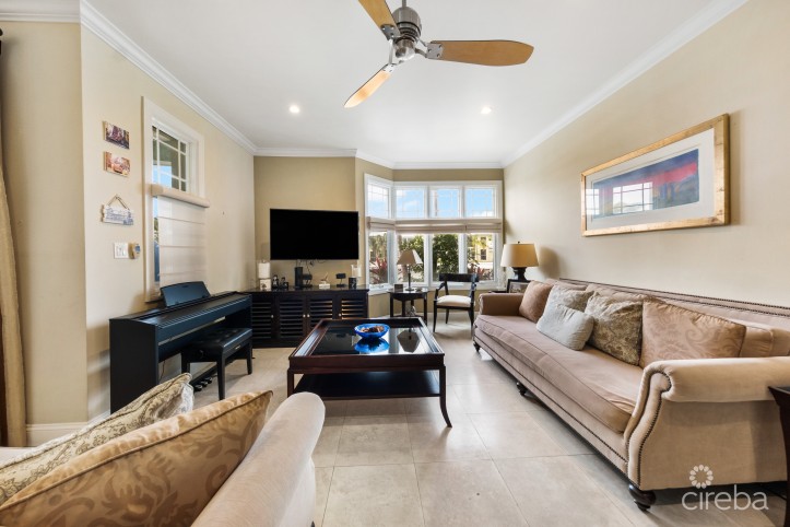 BRITANNIA KINGS COURT WITH TWO DOCK OPTIONS AVAILABLE